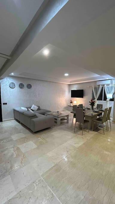 Appartement Haut Standing 3 Chambres Avec Terasse Quartier Gueliz Hivernage A Marrakech I19 Марракеш Екстер'єр фото